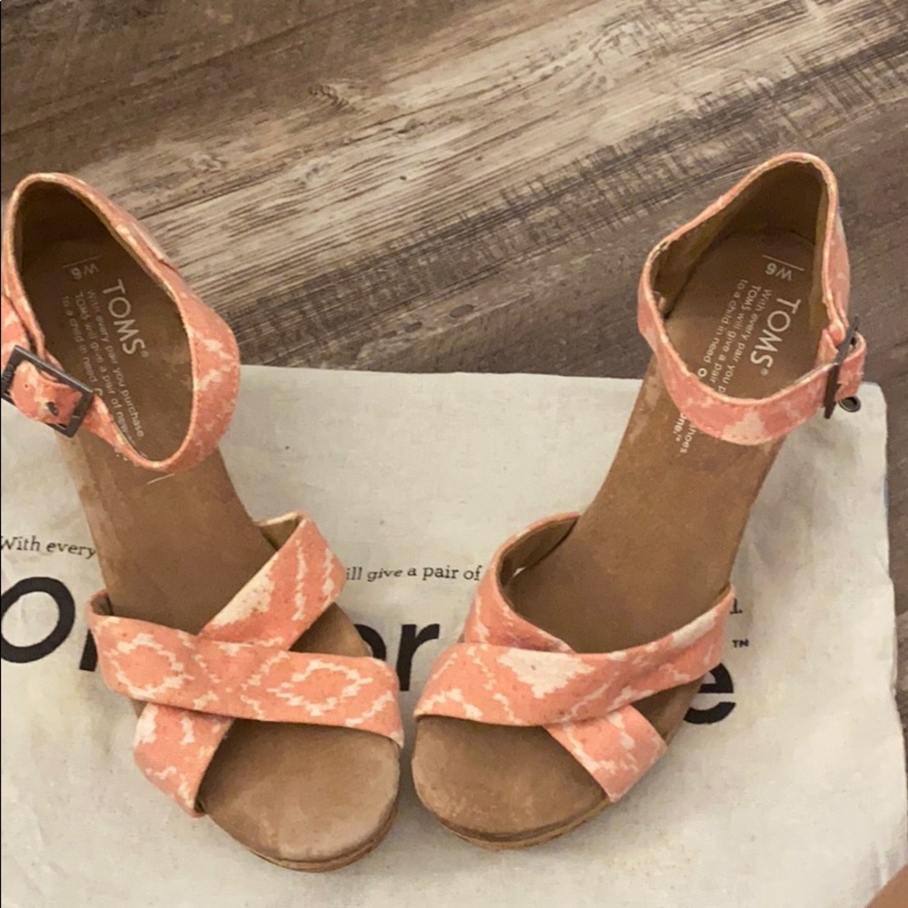 Toms Wedges Size 6